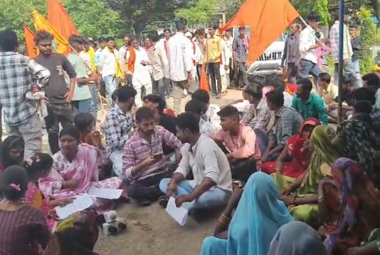 शराब, अतिक्रमण व मांस विक्रय पर रोक लगाने की मांग को लेकर बजरंग दल की हड़ताल:प्रशासन से मिले आश्वासन के बाद टूटी हड़ताल